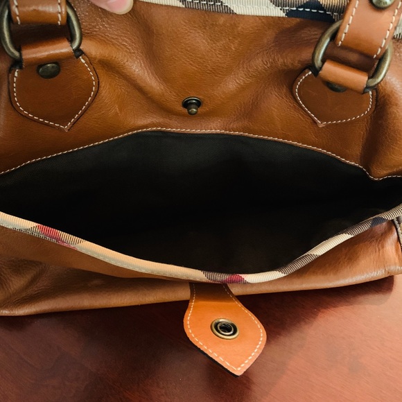 Authentic Burberry Tote - Picture 9 of 14